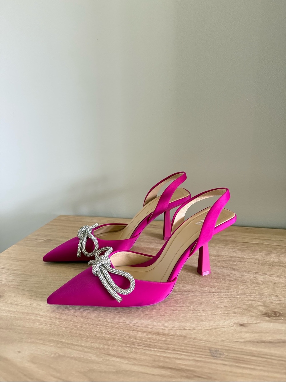 Zara Fuchsia Rhinestone Bow Heels – Size 38
